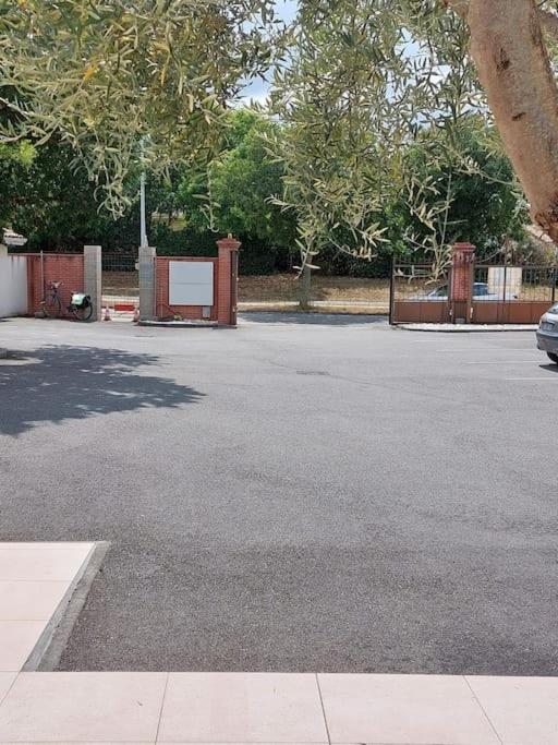 Apartment T3 Climatise, Parking Et Jardin Quartier Des Marots A Colomiers